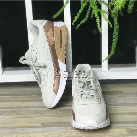 NWT Nike Air Max 90 Ultra SE Light Bone WMNS - Picture 3 of 8